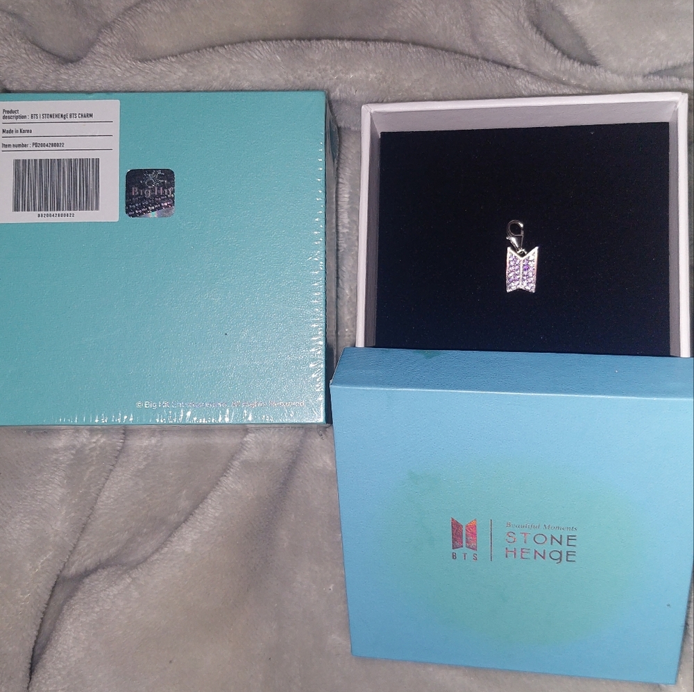 UNOPENED & SEALED~BTS × Stonehenge 'Moment of Light' Charm